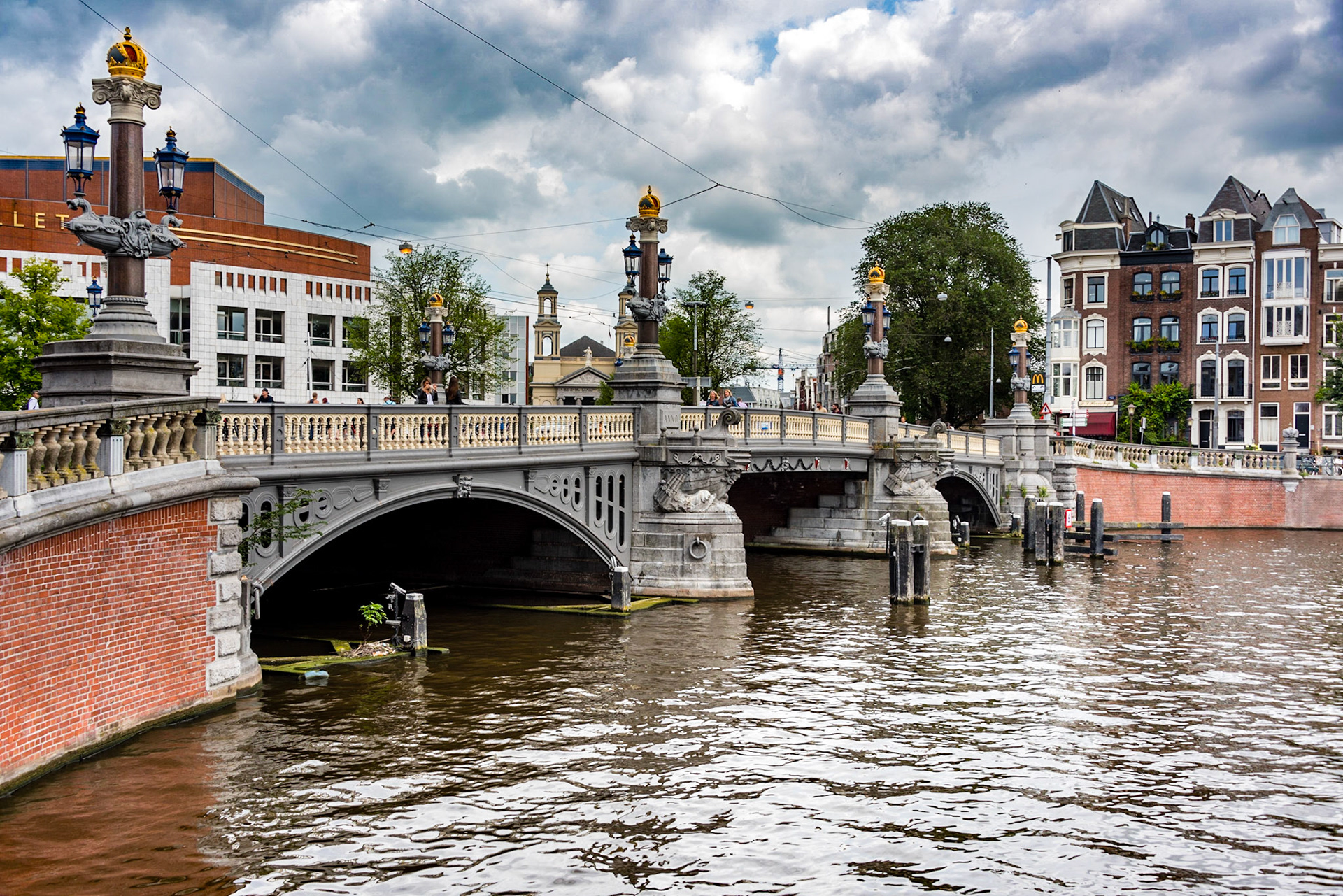 Photo by Rien Janssen (www.rienjanssen.com)