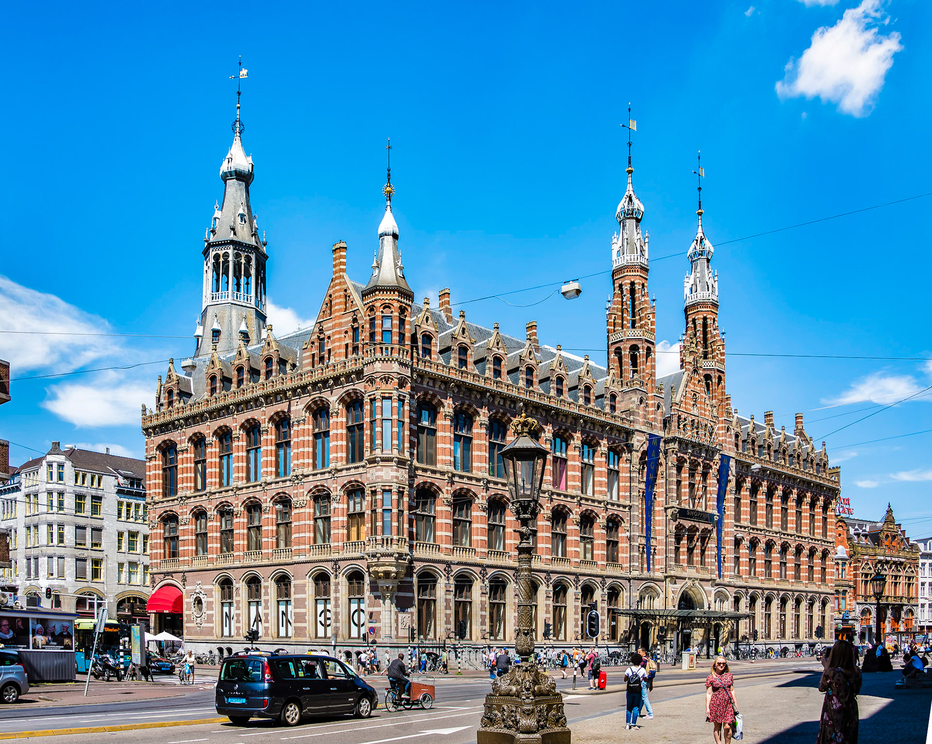 Photo by Rien Janssen (www.rienjanssen.com)