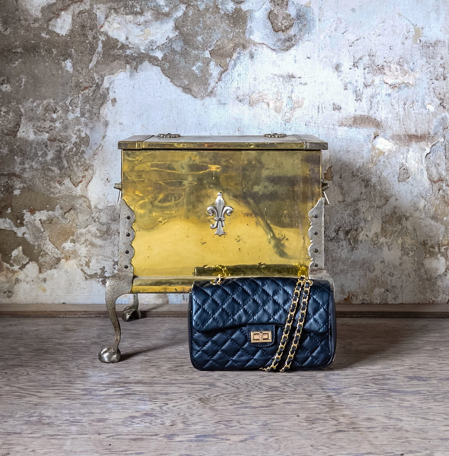 Photo by Rien Janssen (www.rienjanssen.com)
