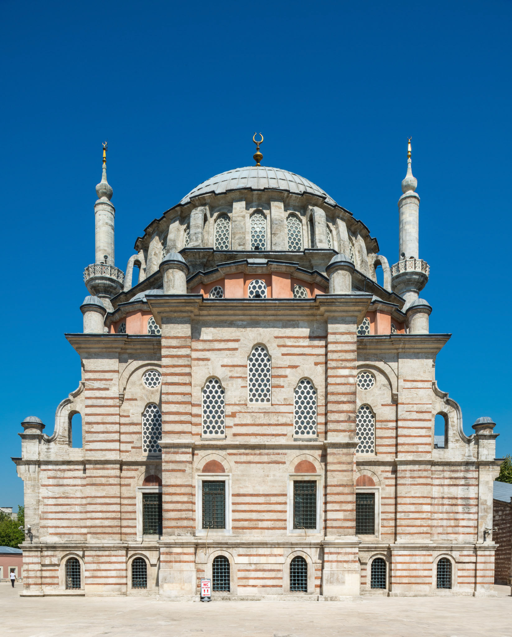 Laleli Camii, Southeast Facade, 1760–1783, Istanbul, Turkey, photo 2013. © The Trustees of Columbia University