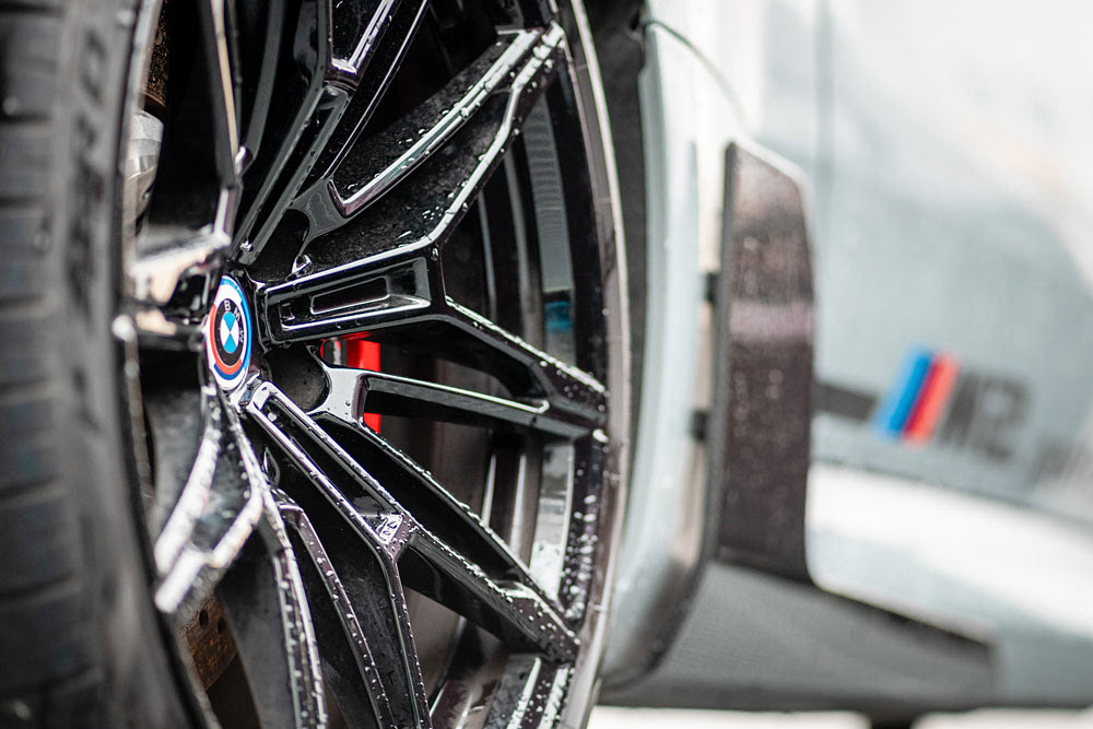 BMW M2 - detail na kolo