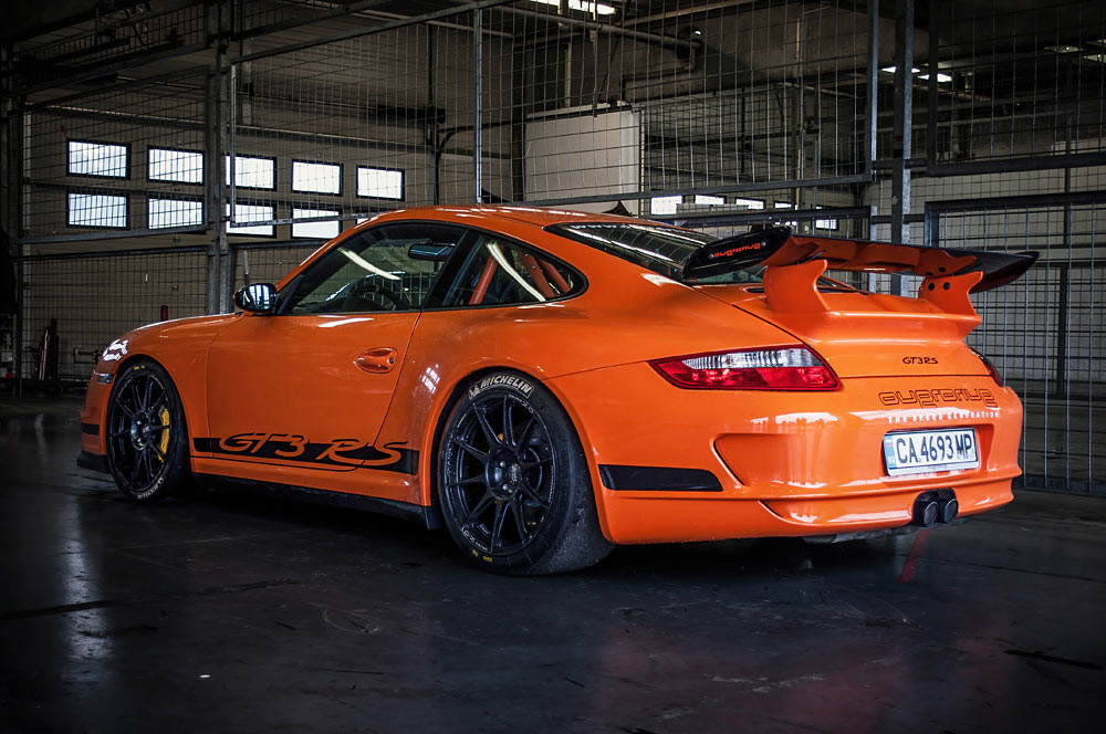Porsche 911 v boxu