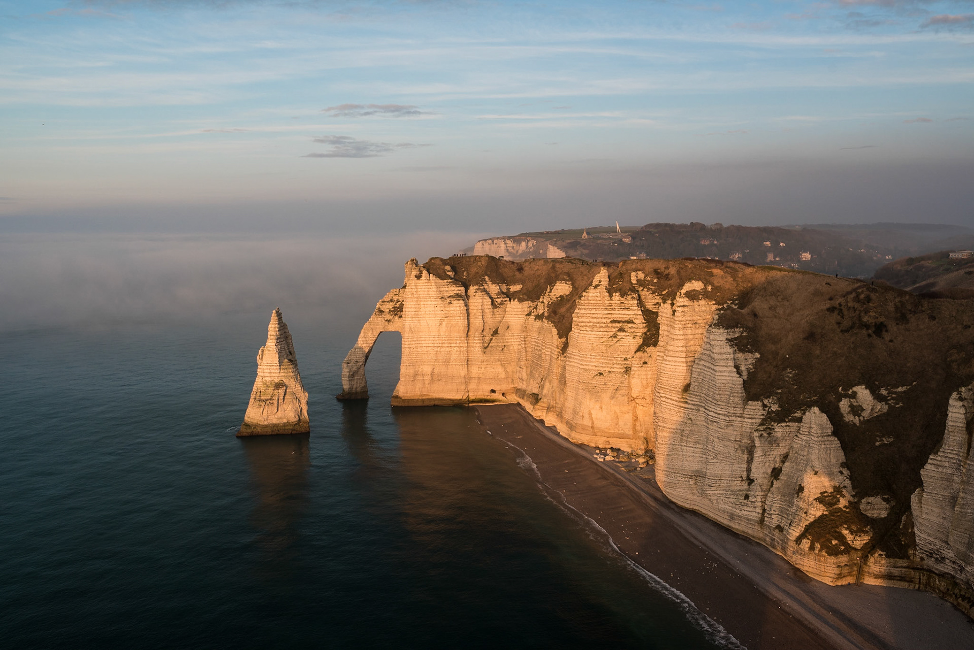 La porte d'aval et l'aiguille d'Étretat, France