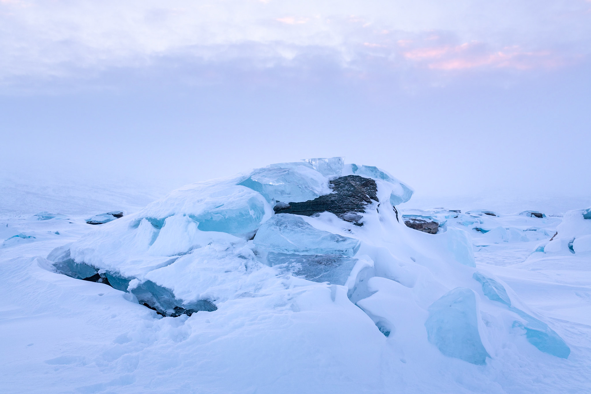 Akkajaure Crack, Stora Sjöfallet National Park, Sweden