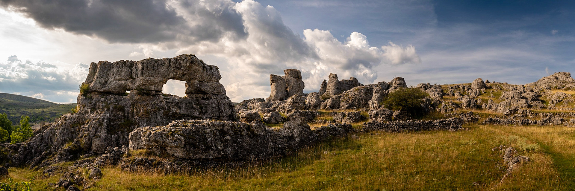 Chaos de Nîmes-le-Vieux, Lozère, France, panorama