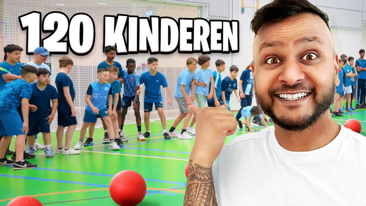"100 Kinderen Spelen Trefbal Voor Een PlayStation 5"