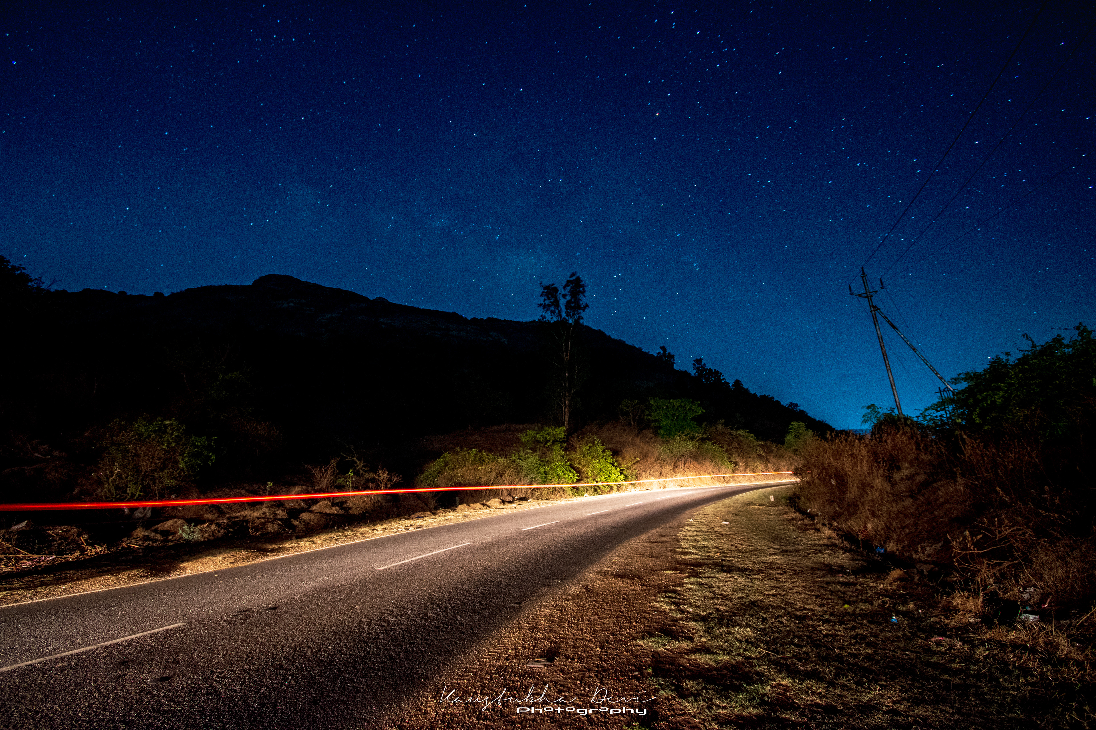 Beautiful Light Trail with Milky-Way Galaxy in backdrop 