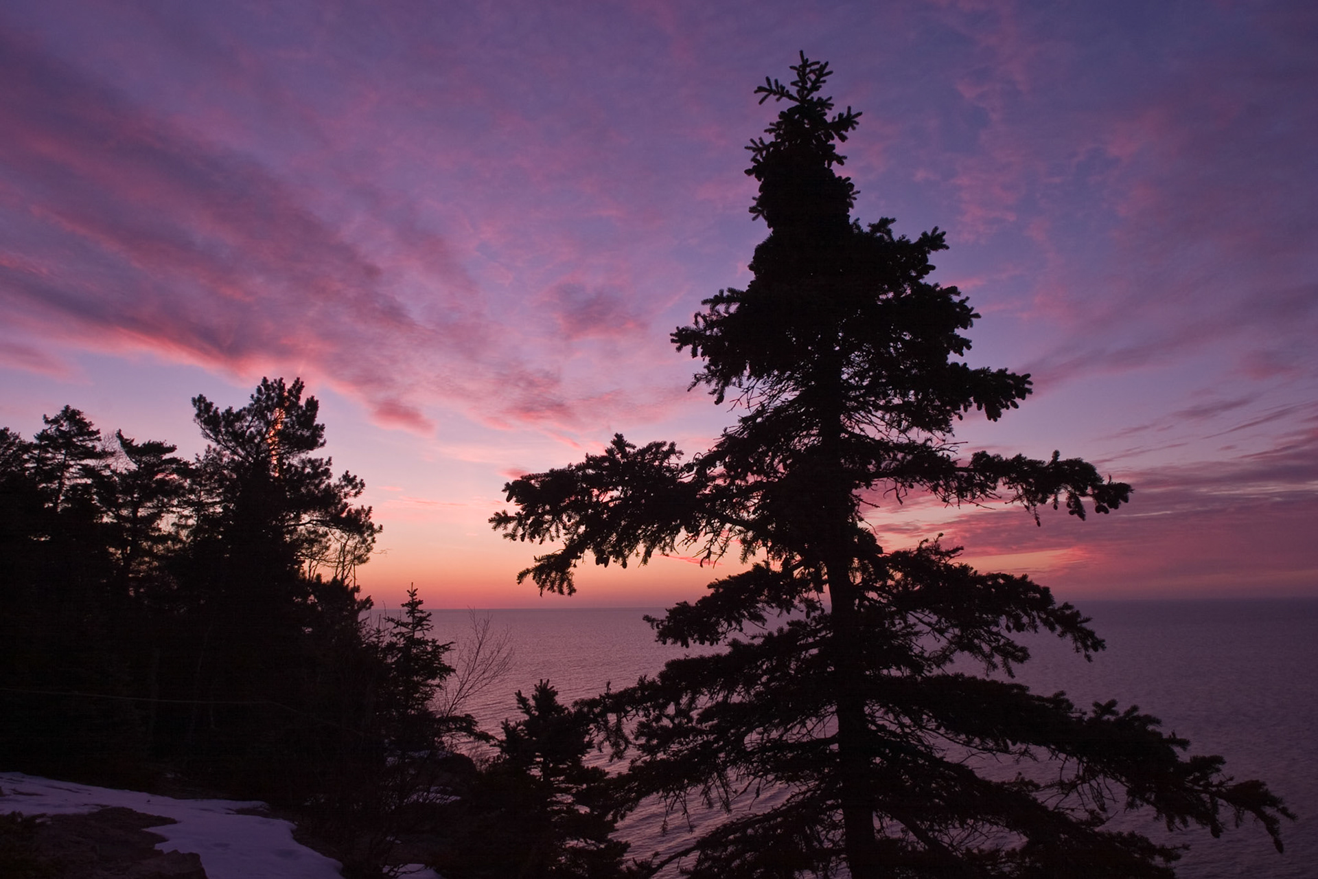 THe soft colors of dawn, flood off Lake Superior to mee the comming day