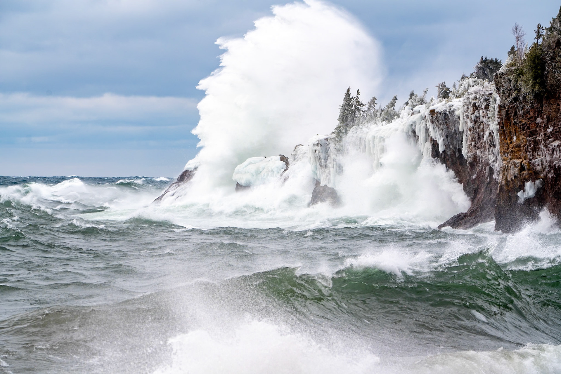 A late Spring Noreaster brough in powerful winds and heavy snow to the region.