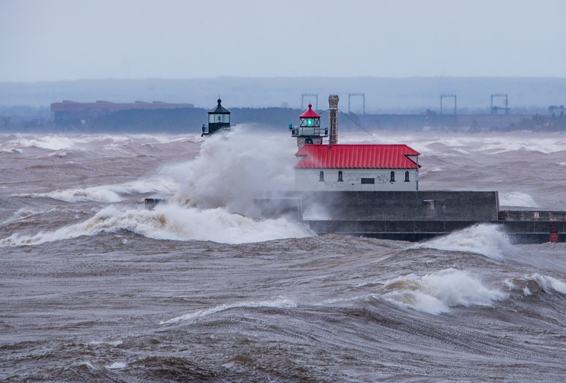 Duluth Lighthouses stand up to gale force winds.