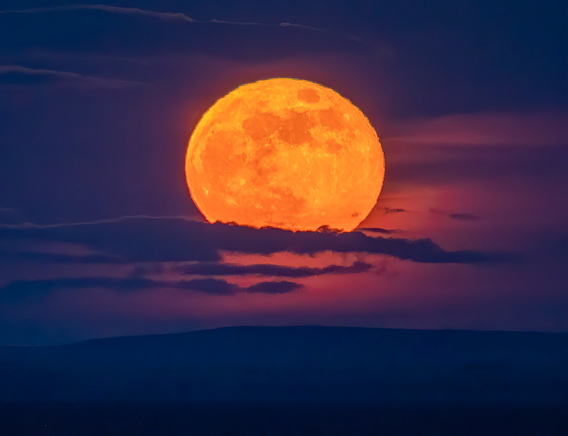 May 18 - Super Moon The full moon rise in May (Flower Moon) is a tribute to the beauty of creation and heavenly glory of God.