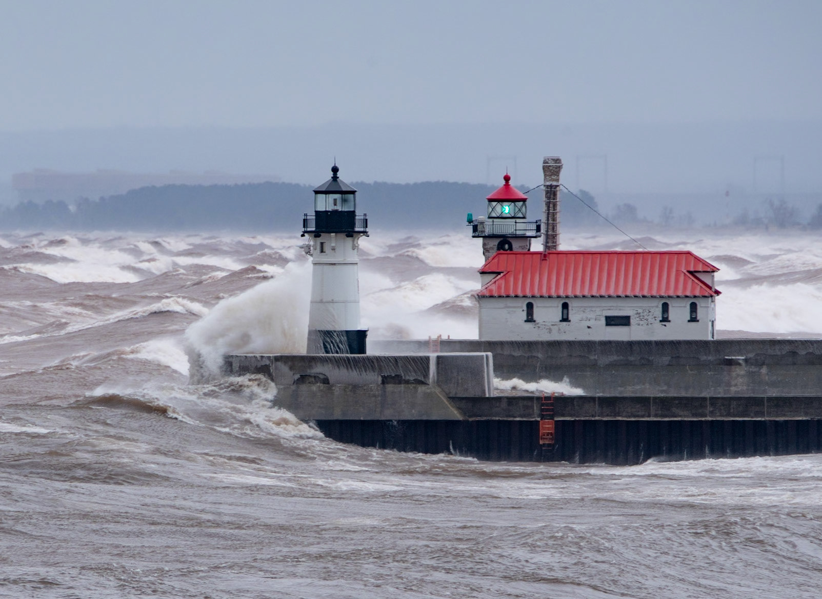 Duluth Lighthouses stand up to gale force winds.