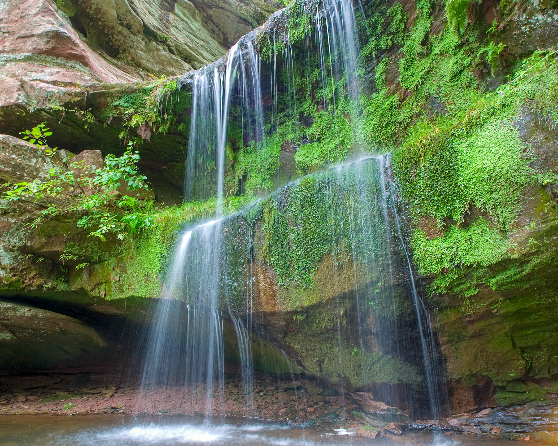 Twin Falls is located near the town of Port Wing Wisconsin on Highway 13. It is one of those hidden away places that you can usually go to and no one is there.