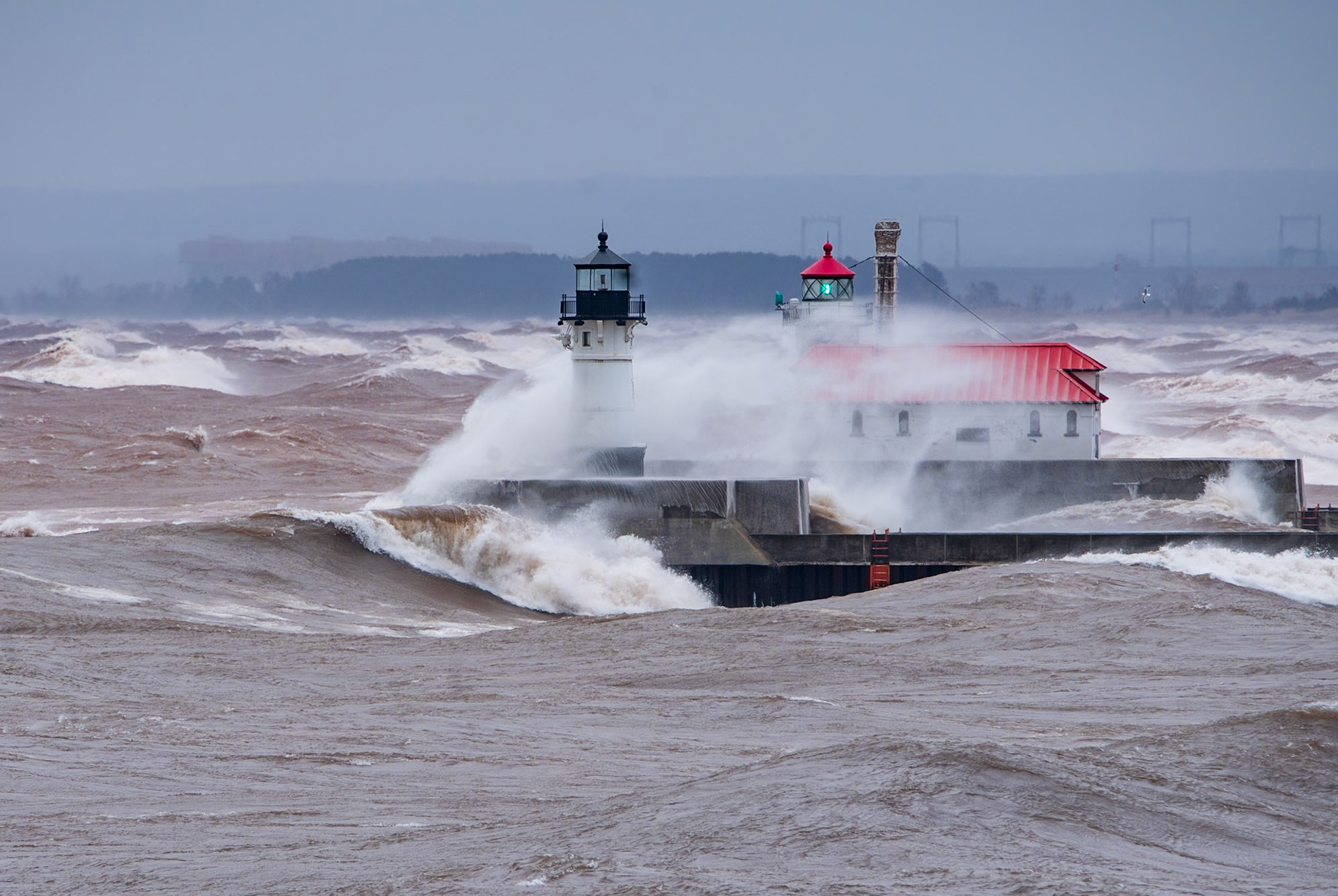 Duluth Lighthouses stand up to gale force winds.
