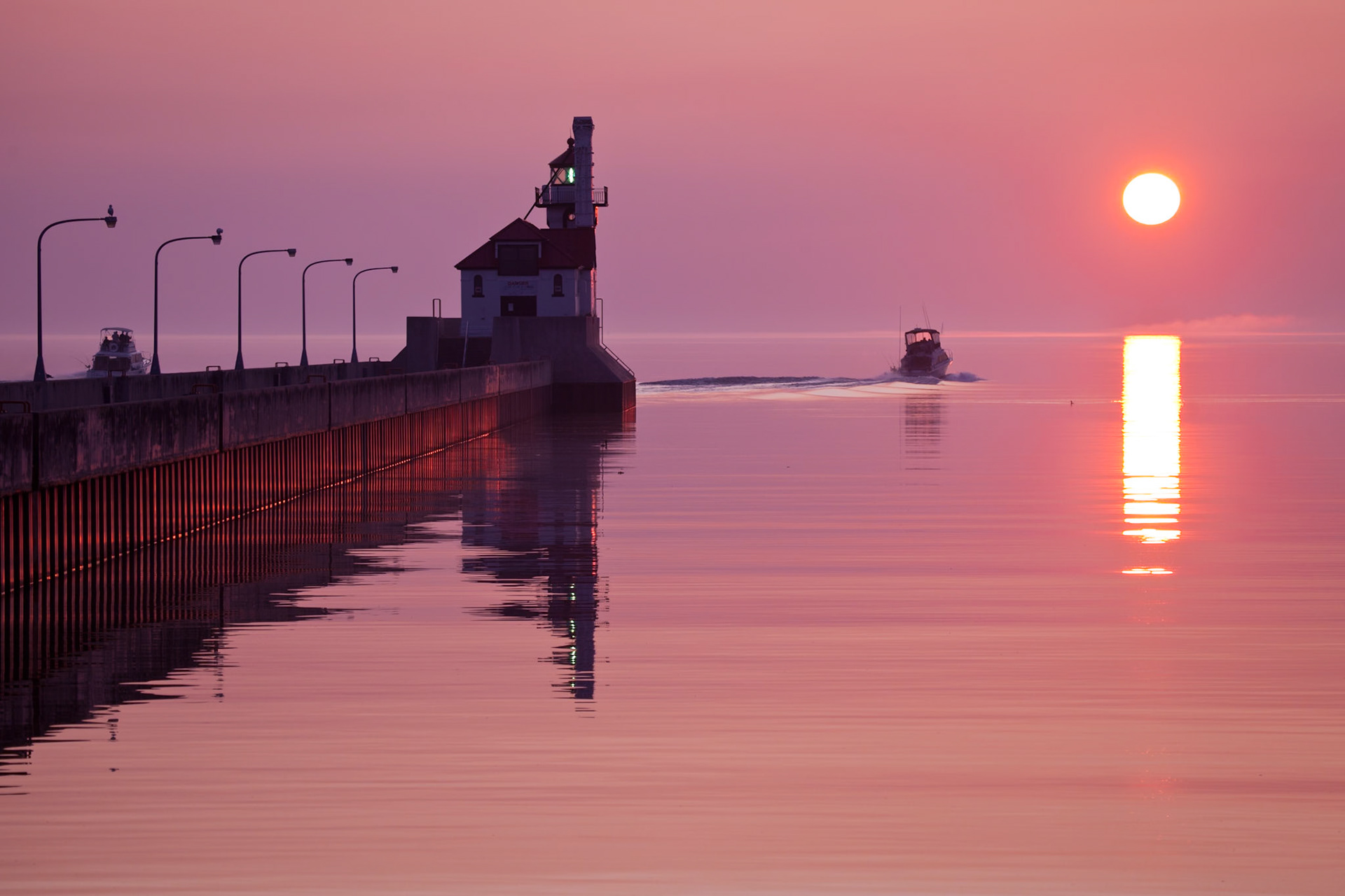 Fishing boat off to the big lake.