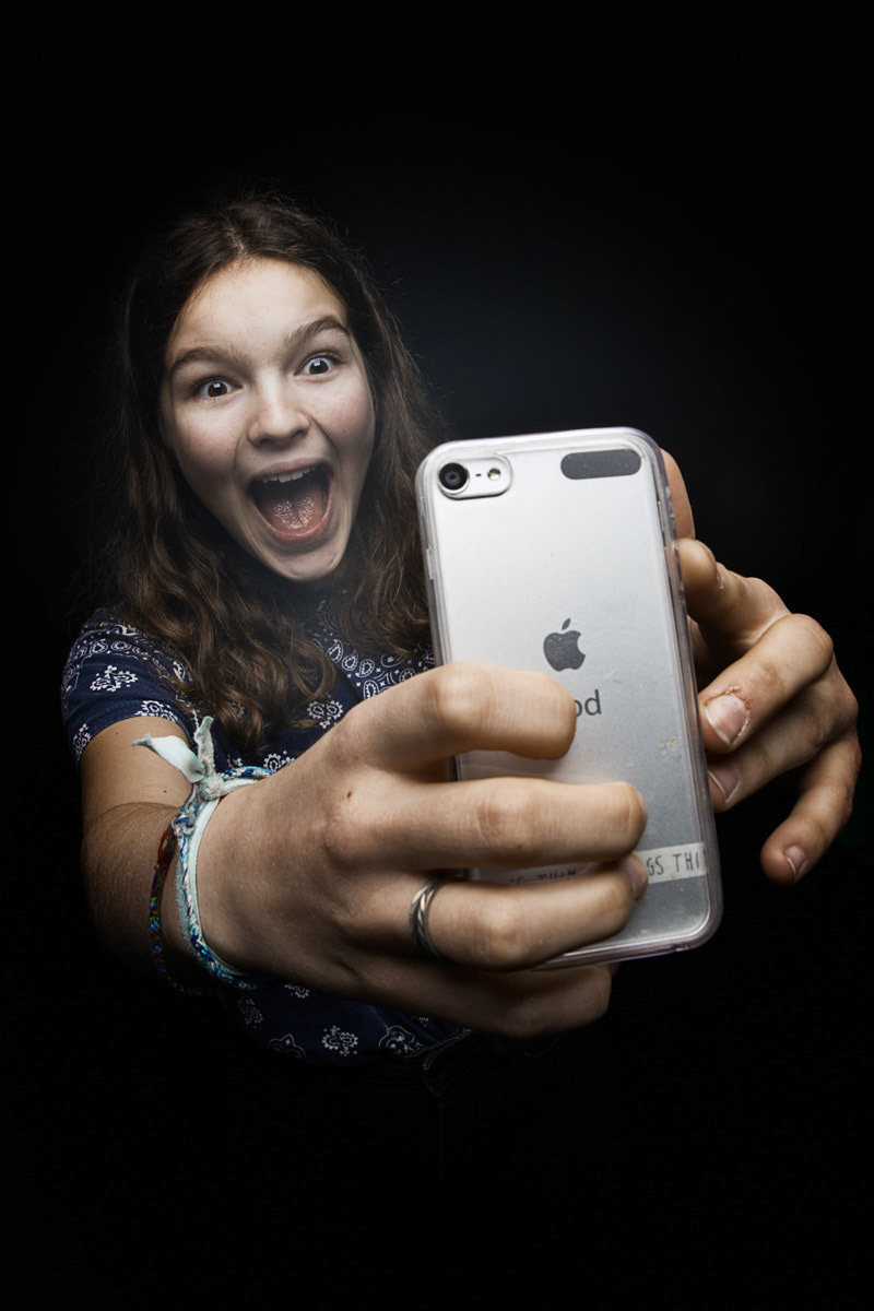 Pour les jeunes, le portable est une immense agora , l'Obs