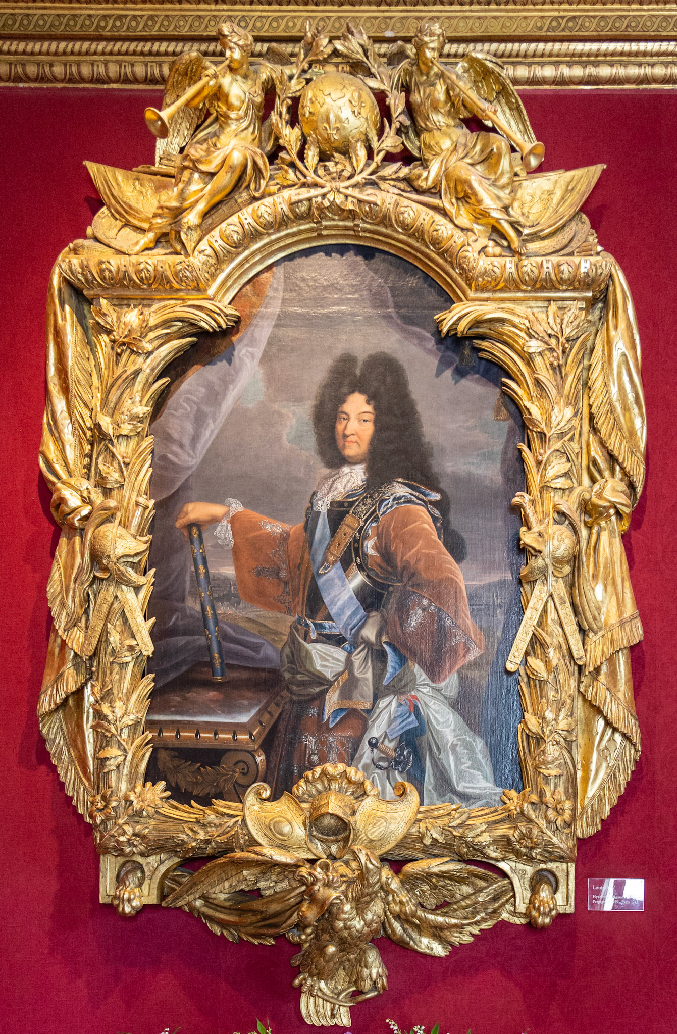 Salon Louis XIV - Louis XIV en costume de sacre. Huile sur toile de Hyacinthe Rigaud (1700)