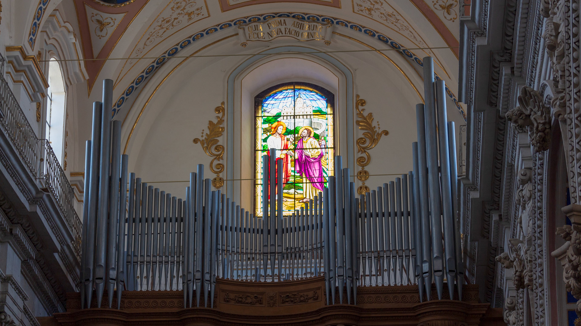 Orgue et vitrail de la Cathédrale