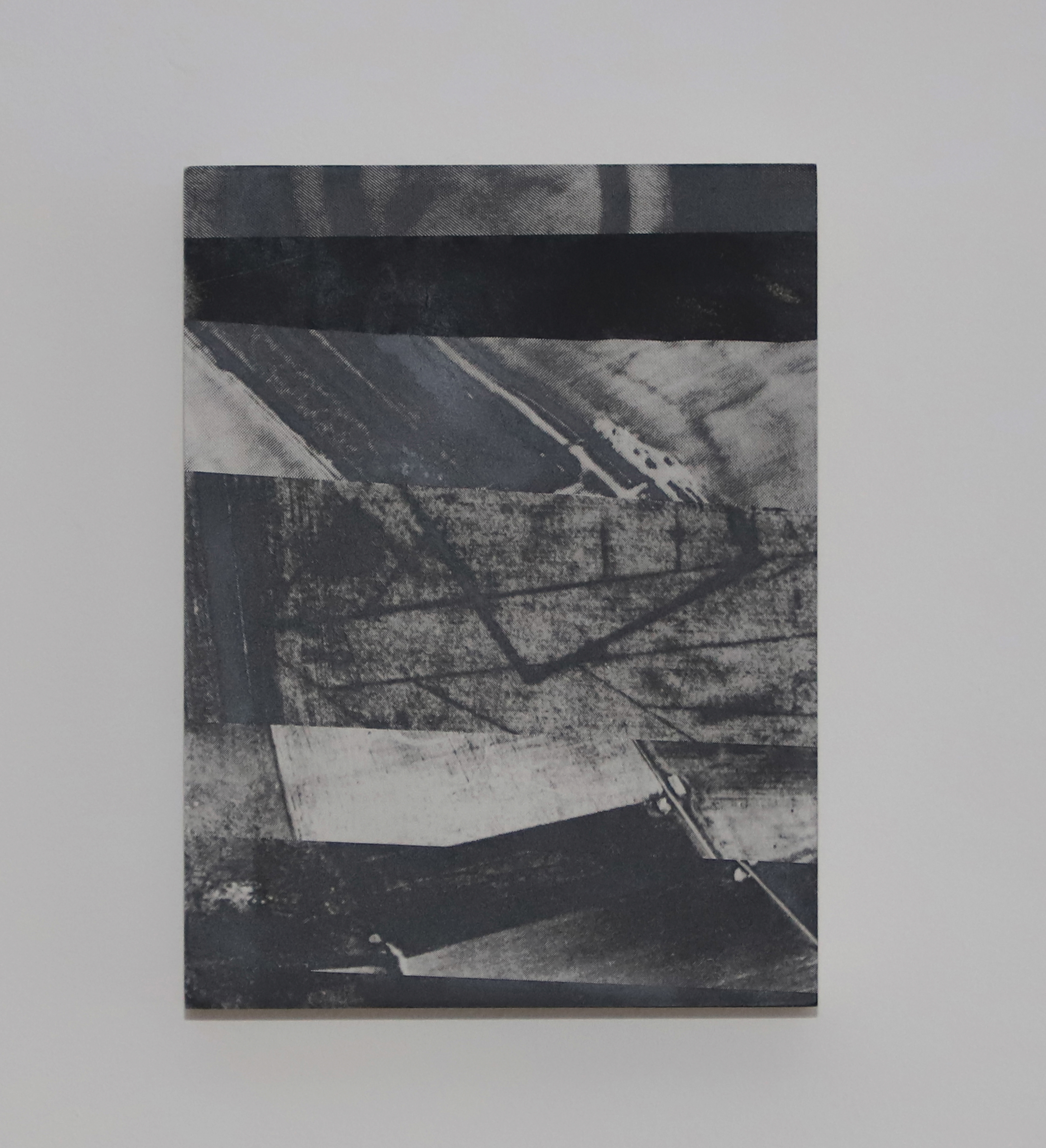 'Untitled' (2022) Spray Paint, Gesso Board. 18 x 24 cm.