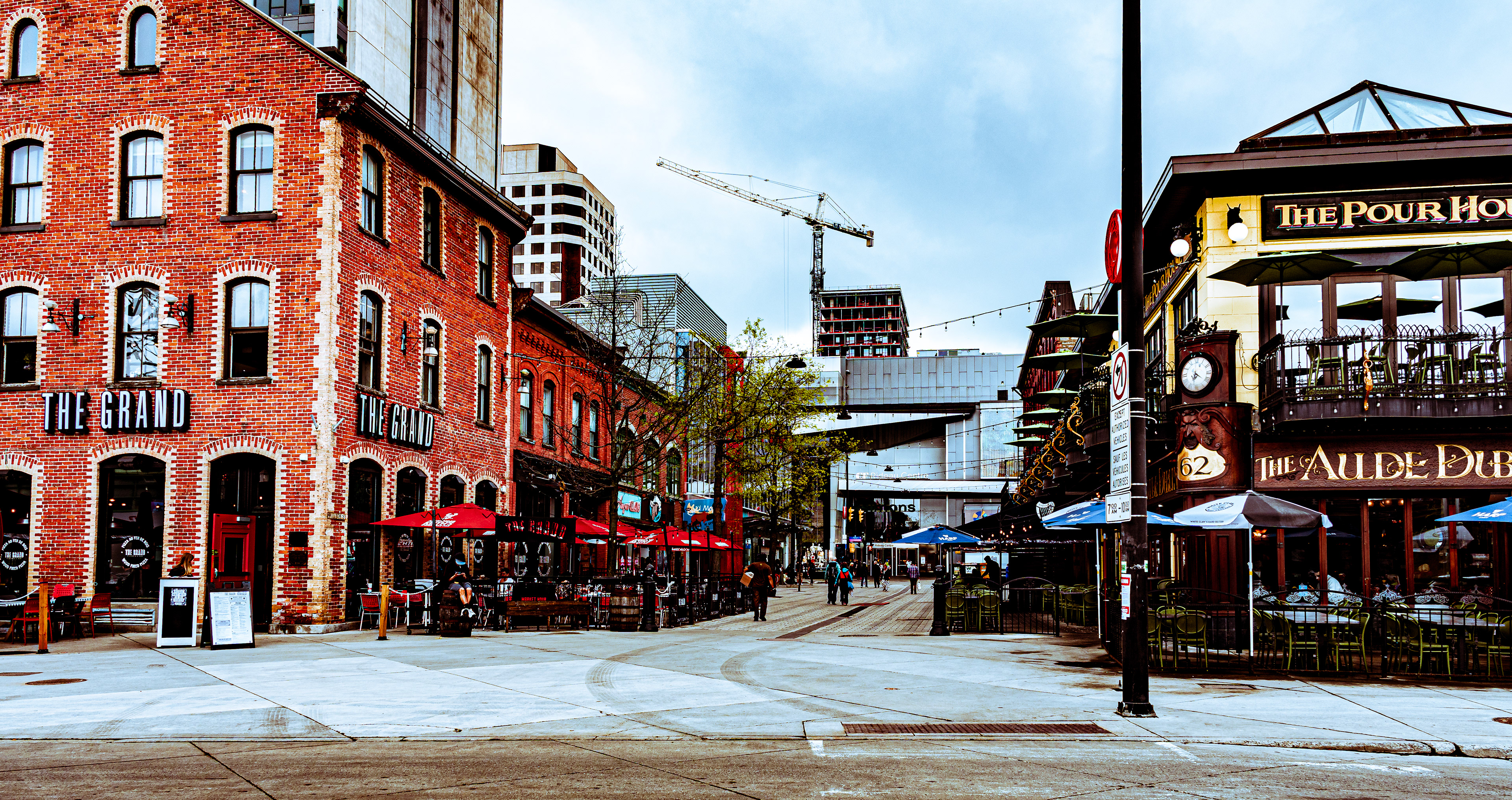 Afternoon buzz in the ByWard Market