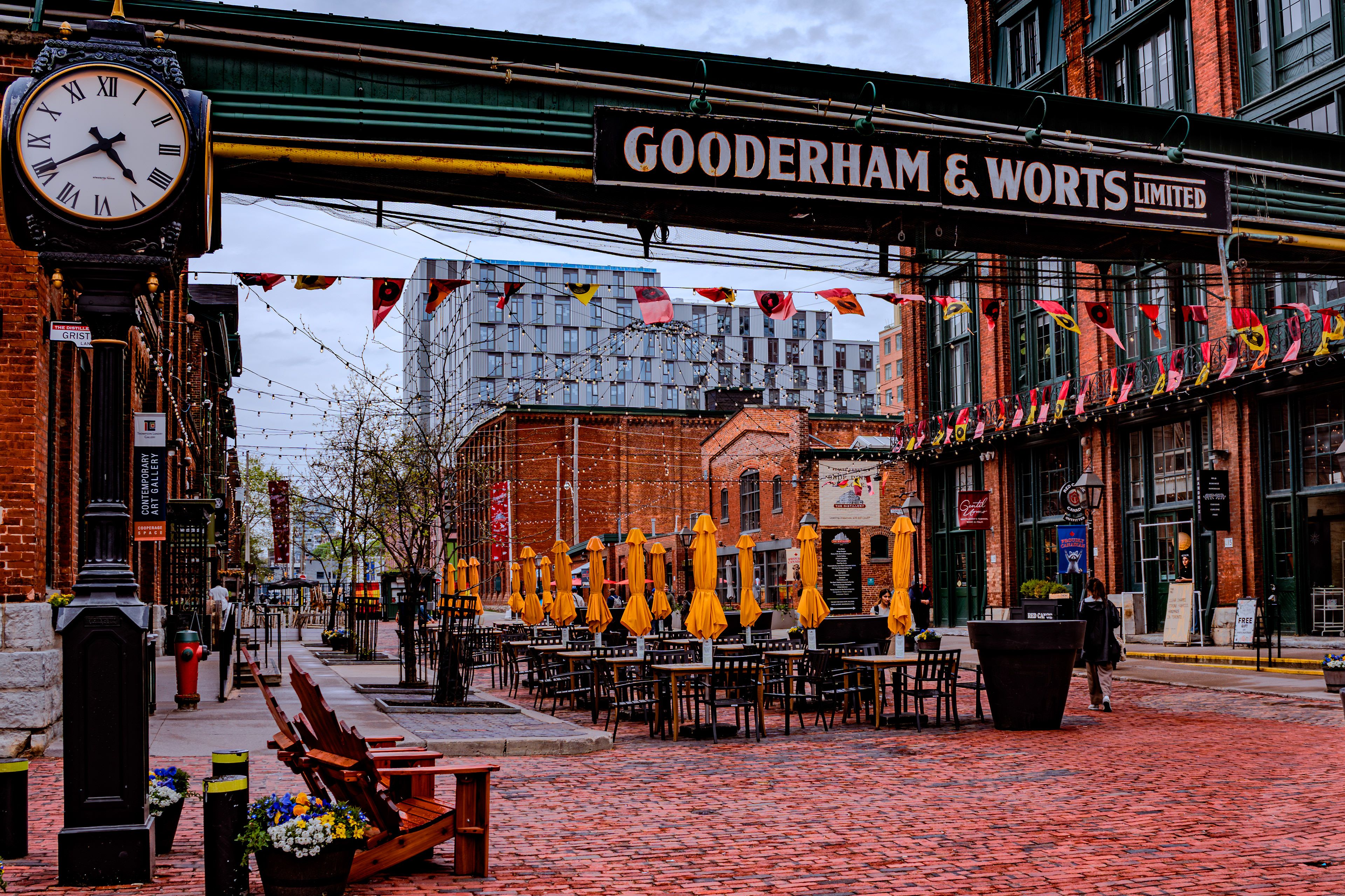 Timeless vibes in the Distillery District