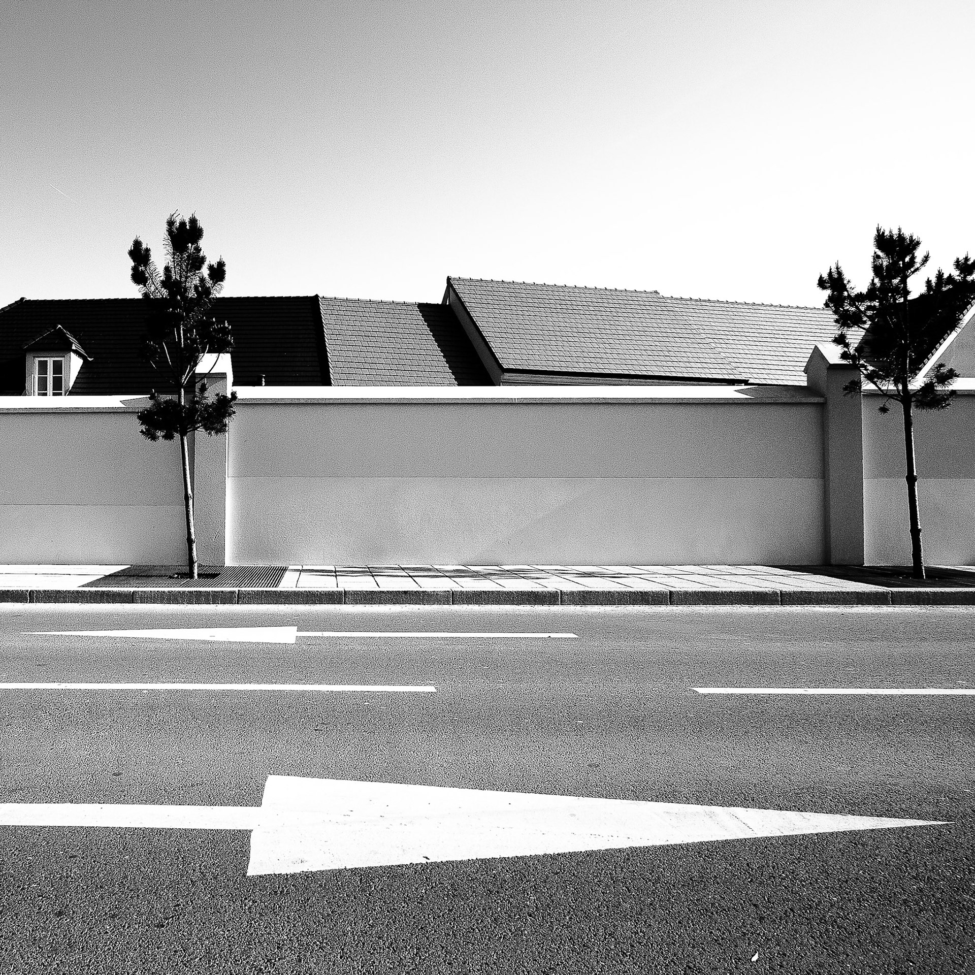 Quand les architectes construisent de toute pièce un village authentique...Cauchemar ou réalité ?http://sentenac.org/paradis-artificiels/