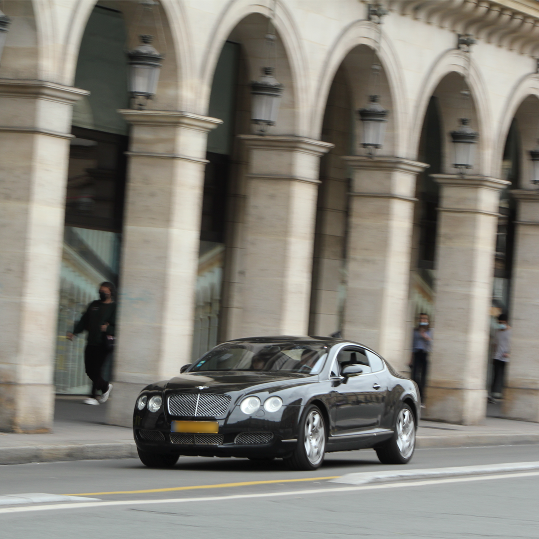 Luxury car at Rue de Rivoli.