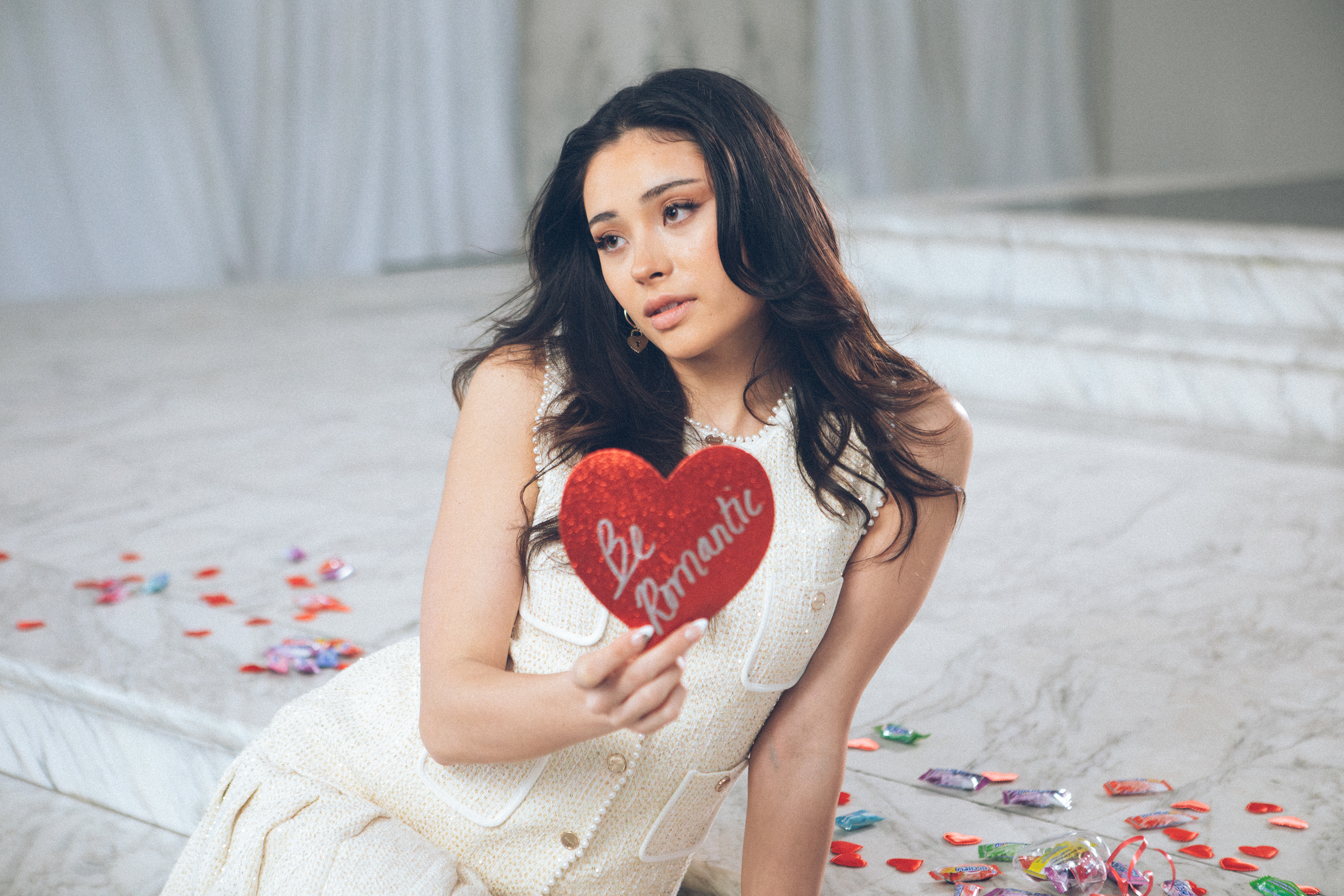 Hana Kuro | Be Romantic Video