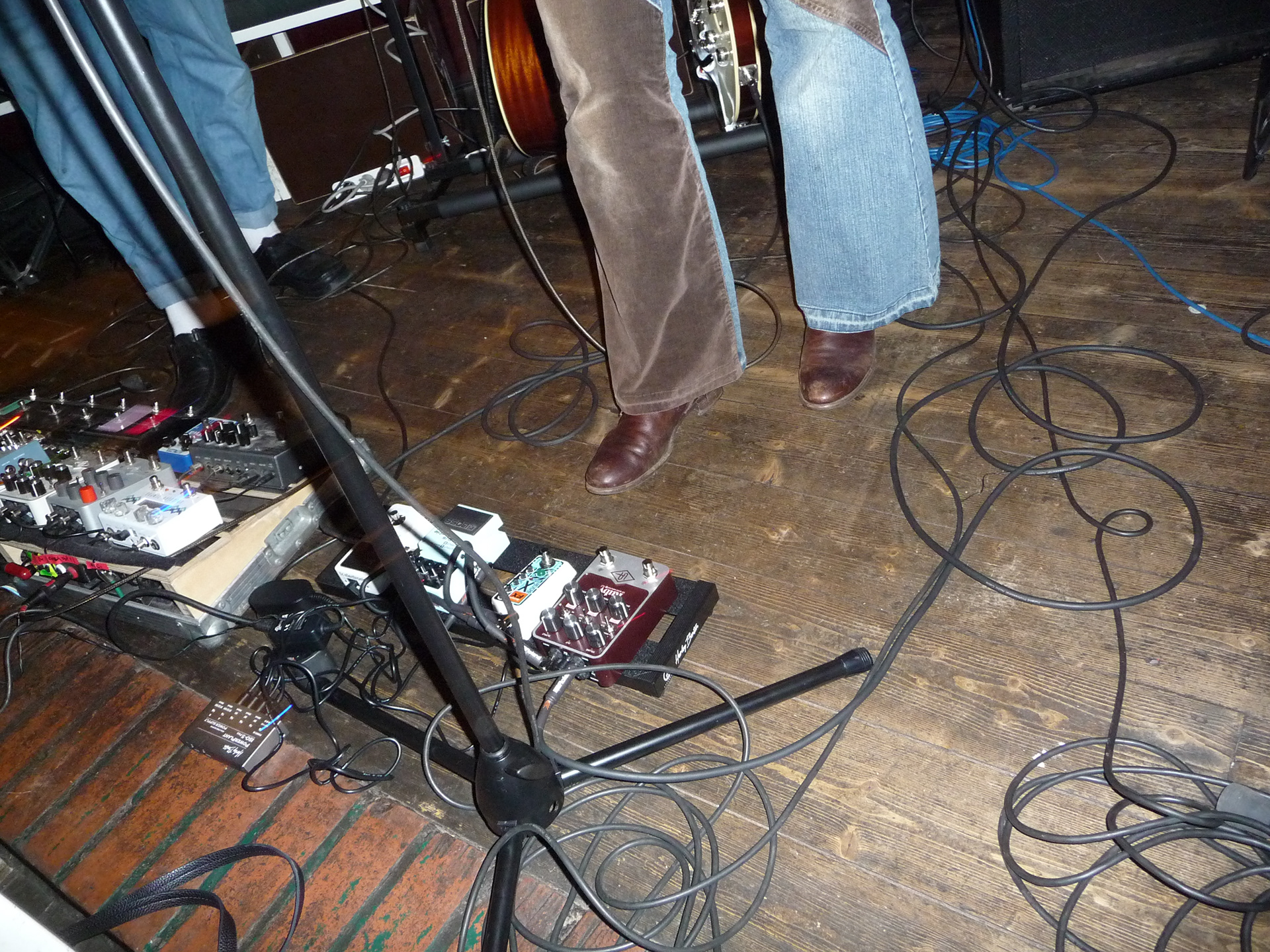 Nina Caroline "Outsider" EP Release