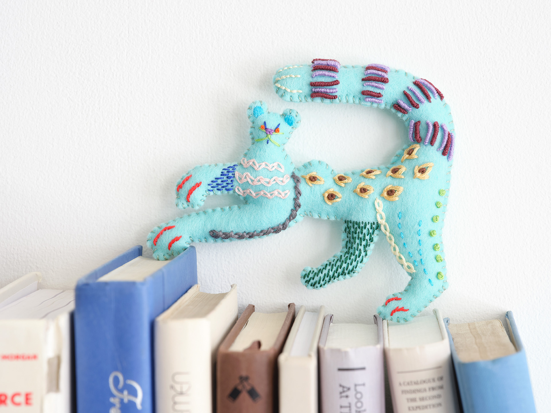 ステッチをたのしむ刺繍レッスン｜神尾茉利　Photo : Rika Wada