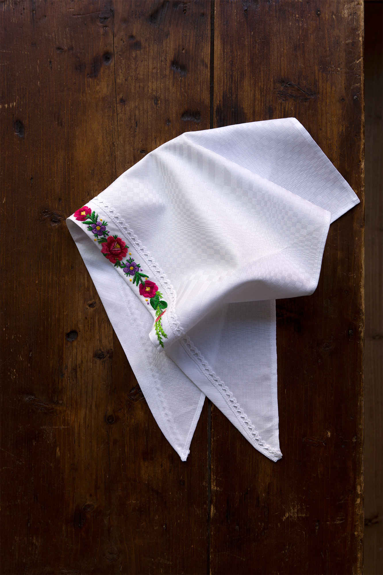 東欧で見つけた可愛い刺繍 Photo : Rika Wada