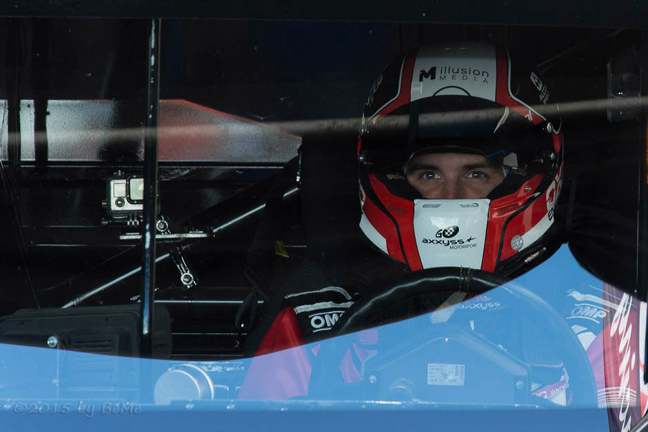 Norbi készül a második futamra