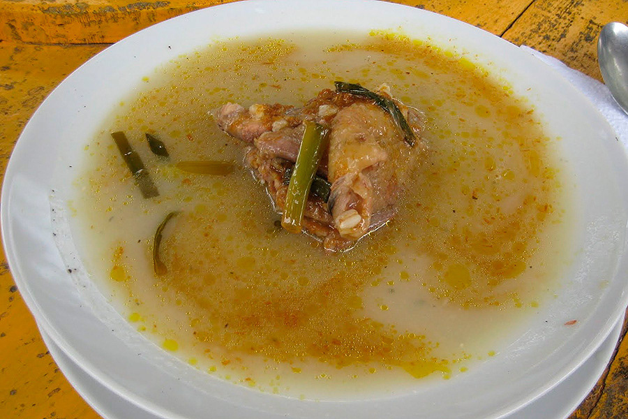 Llunca de gallina con trigo
