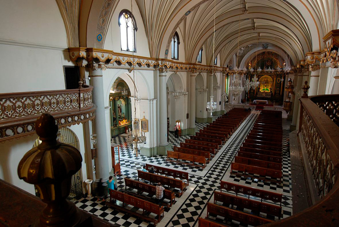 Panorámica de la Iglesia donde se celebra la Eucaristía
