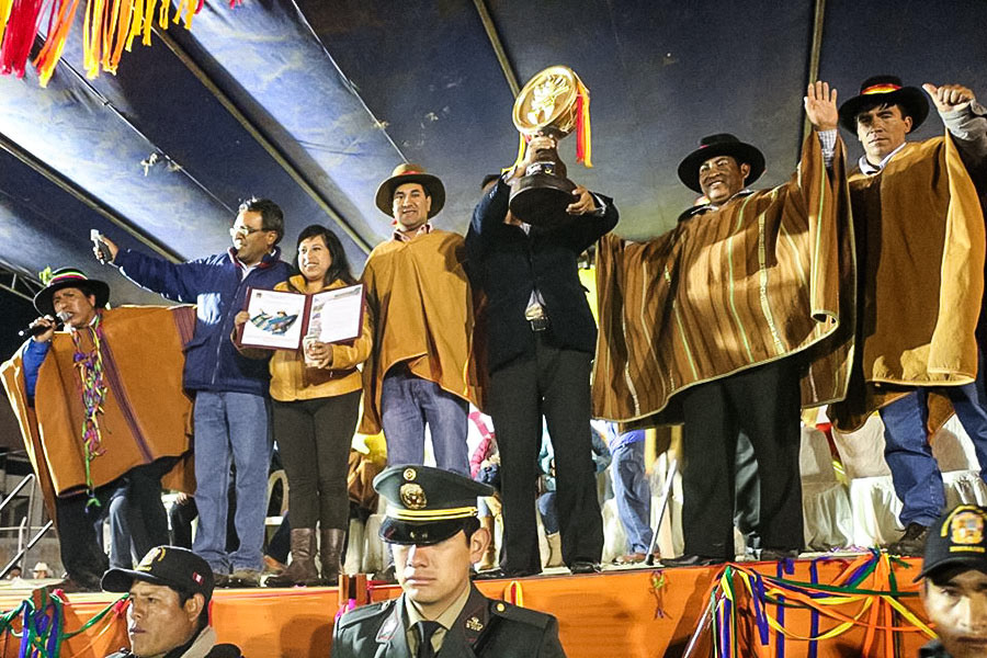 Hermandad del Señor de la Agonía de Limpias, ganador de la Tinya de Oro PUKLLAY