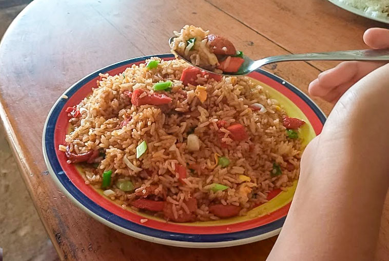 Arroz chaufa de cecina y chorizo