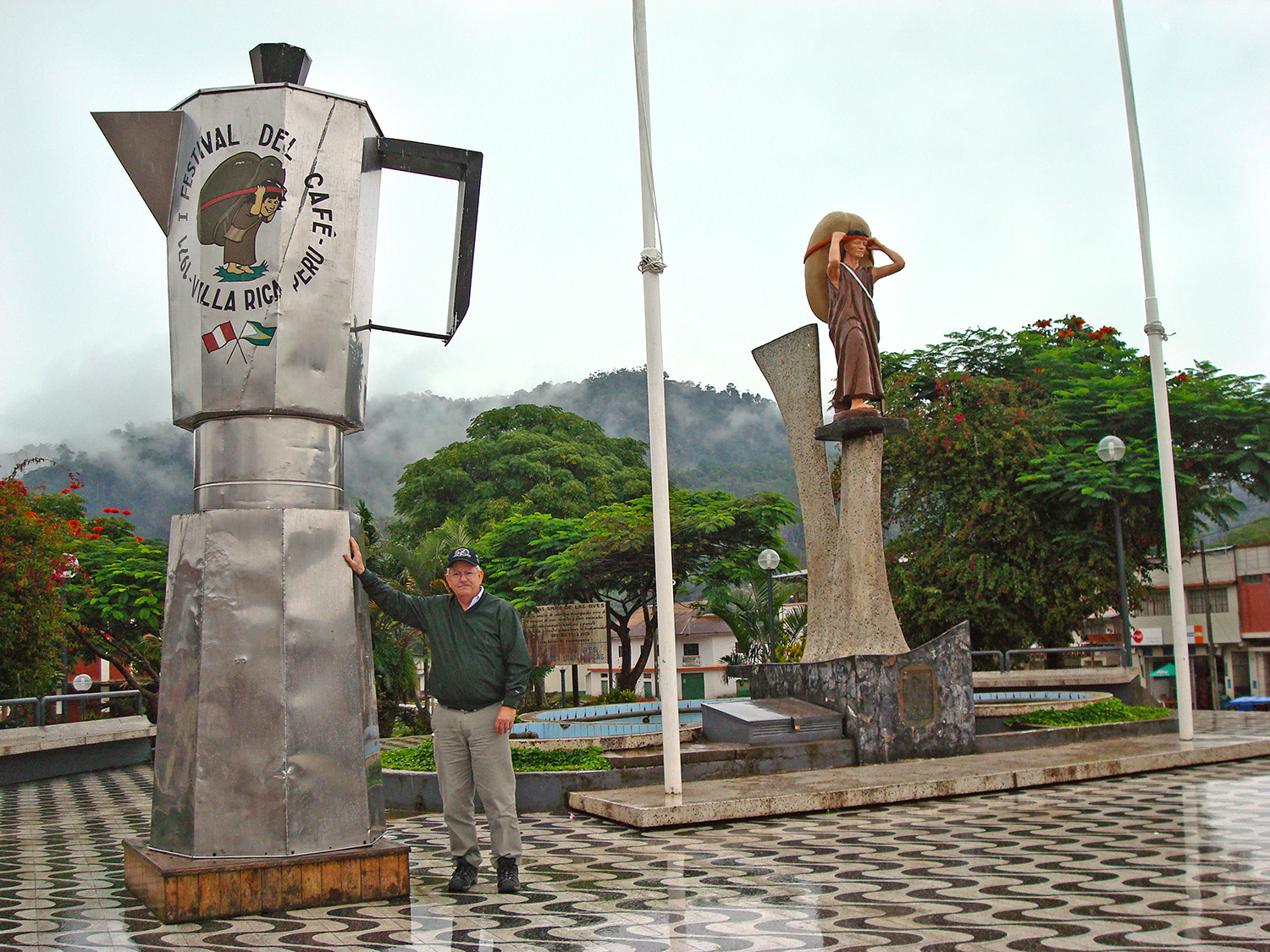 Plaza de armas de Villa Rica