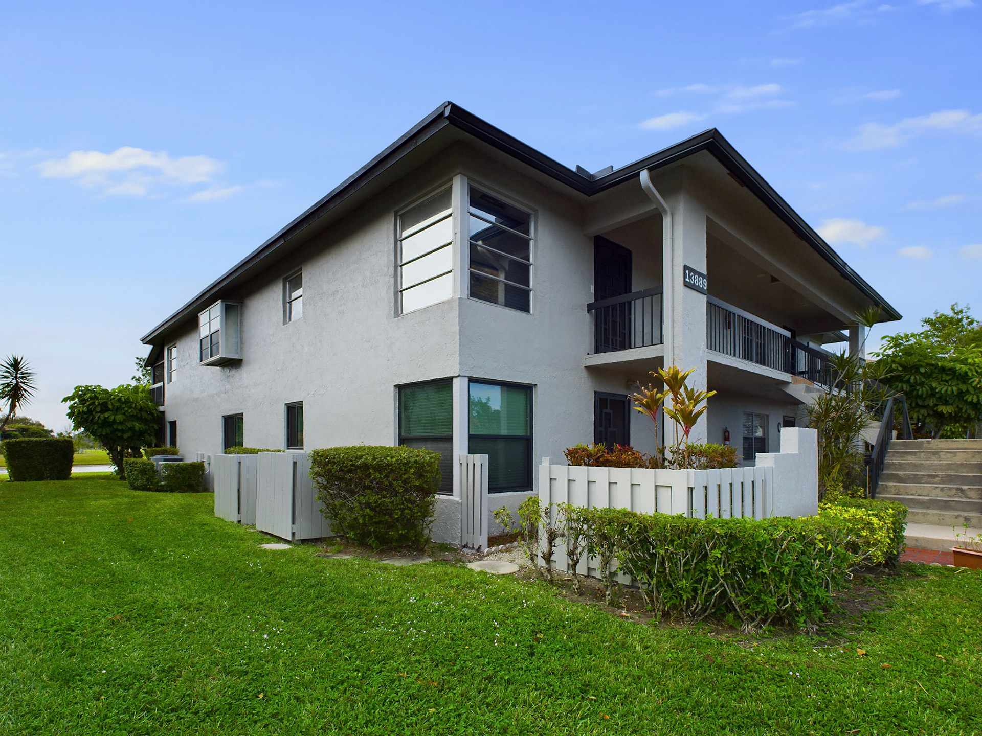 SIDE ELEVATION