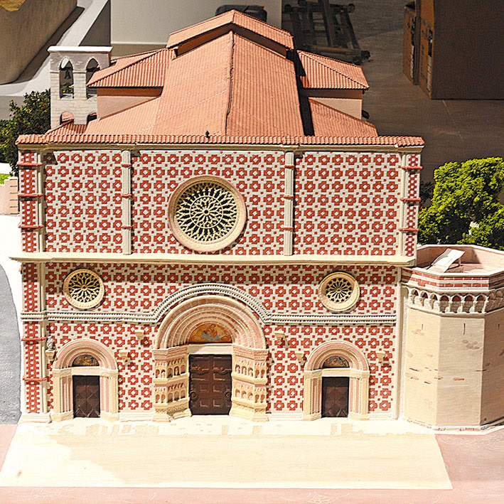 Basilica di Santa Maria di Collemaggio l'Aquila - Scala 1:100 - L'Aqulandia Abruzzo Aquilano in Miniatura