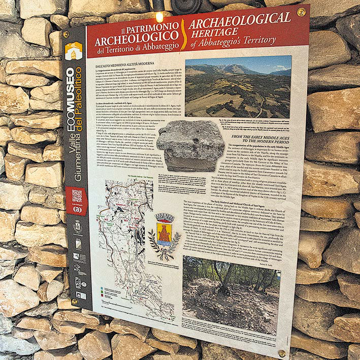 Tabella turistica in lamiera zincata e rame - Ecomuseo del Paleolitico - Abbateggio (PE)