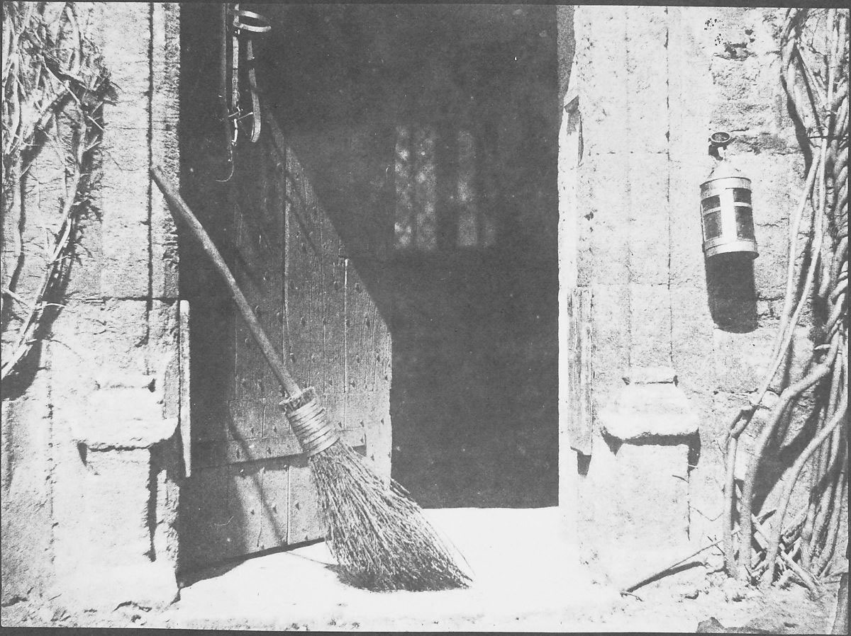 The Open Door Maggio 1844, William Henry Fox Talbot credits: Met Museum