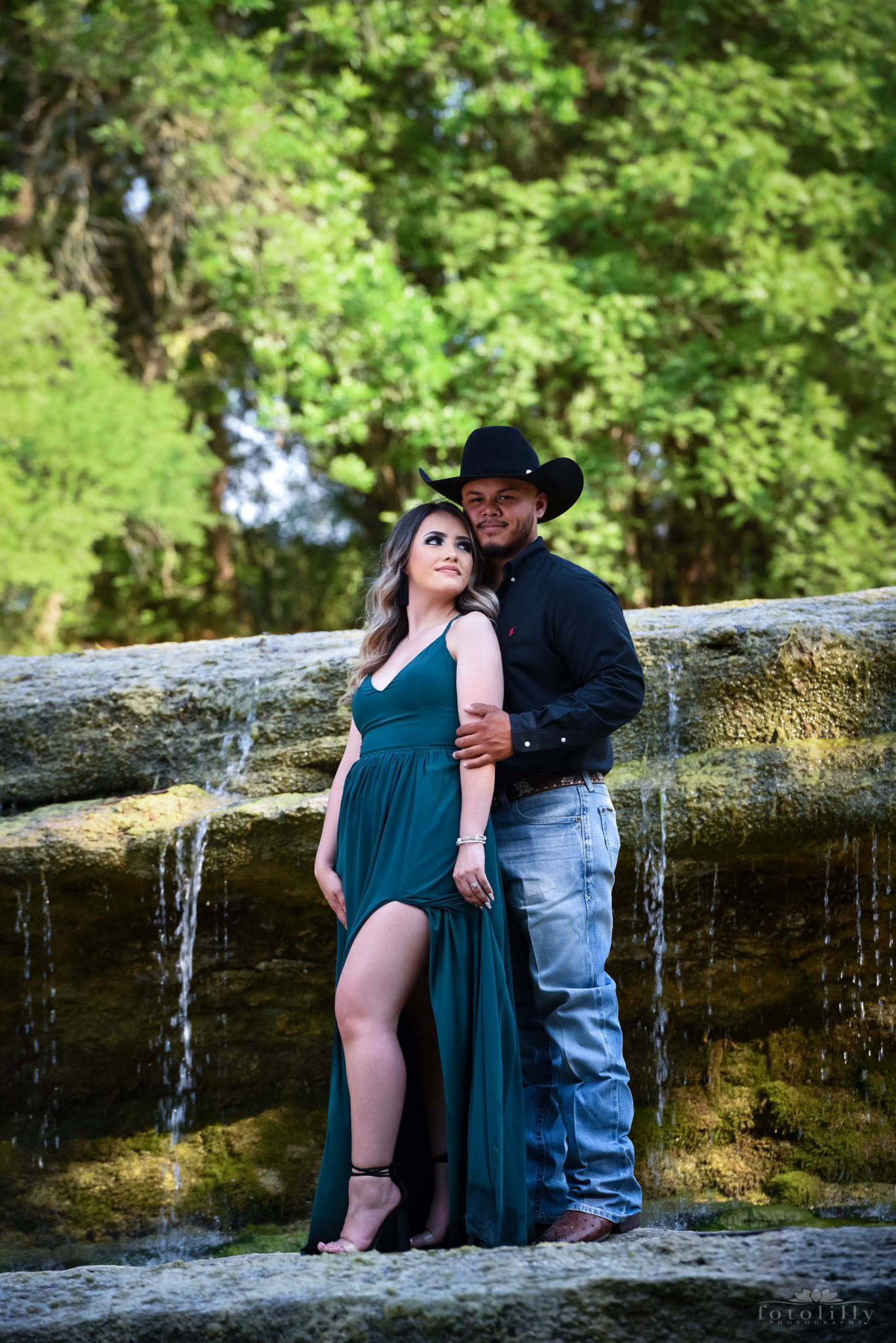 Fotolilly Photography is Dallas Fort Worth's BEST quinceanera photography with quinceanera photography and video packages. Quince Photos near me.   Fotolilly Photography is dedicated to capturing the essence of your quinceañera with our comprehensive and professional photography services. Our tailored quinceañera photography packages fit every budget and need, ensuring every moment is beautifully captured by our top-rated Dallas quinceañera photographers.   https://www.fotolillyphotography.com/  https://fotolillyproductions.com/