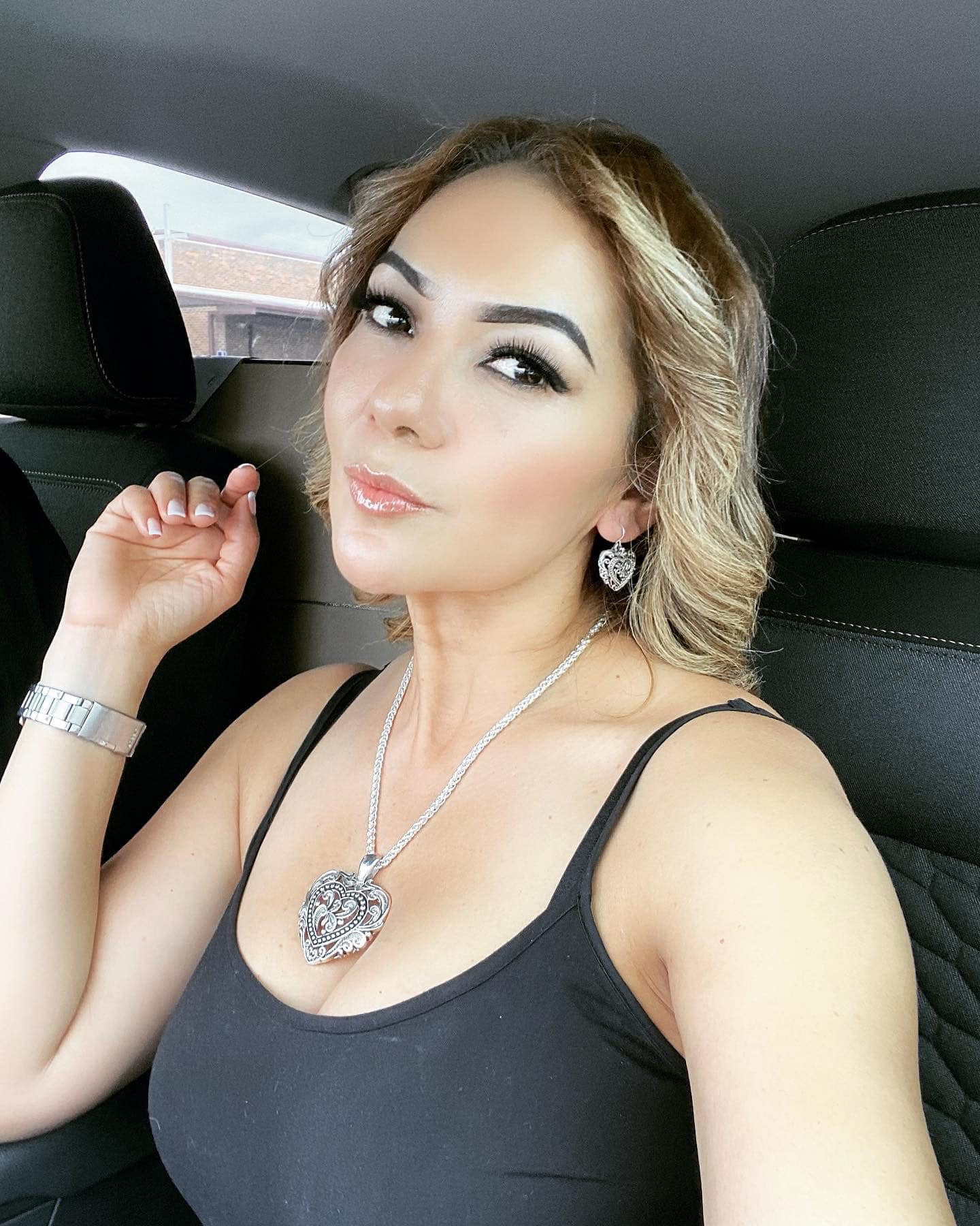 Fotolilly Photography is Dallas Fort Worth's BEST quinceanera photography with quinceanera photography and video packages. Quince Photos near me.   Fotolilly Photography is dedicated to capturing the essence of your quinceañera with our comprehensive and professional photography services. Our tailored quinceañera photography packages fit every budget and need, ensuring every moment is beautifully captured by our top-rated Dallas quinceañera photographers.   https://www.fotolillyphotography.com/  https://fotolillyproductions.com/