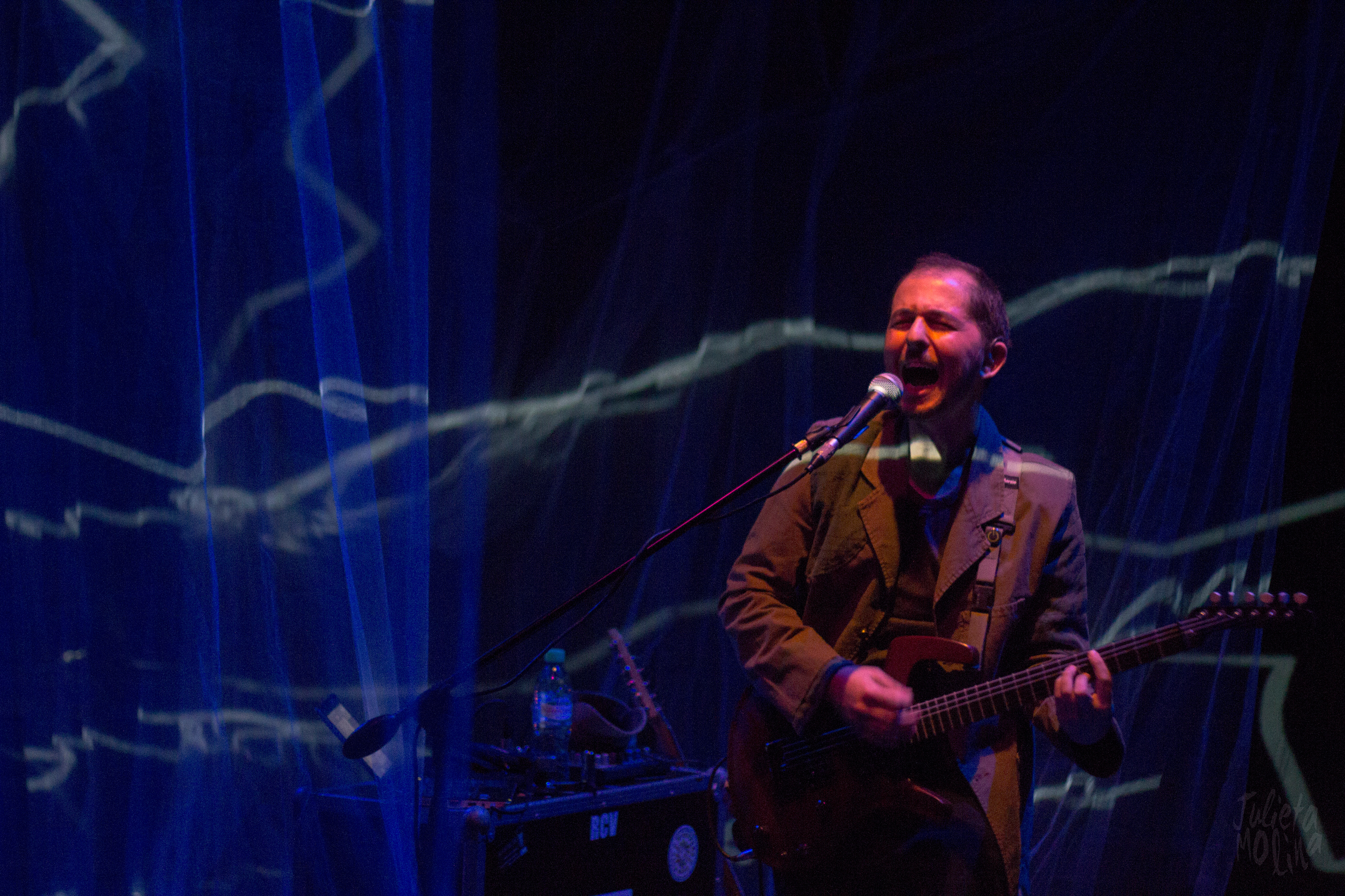 Vivo en Teatro El Extranjero (CABA, Argentina), Dic-2016. Pic:@julietamolinaph
