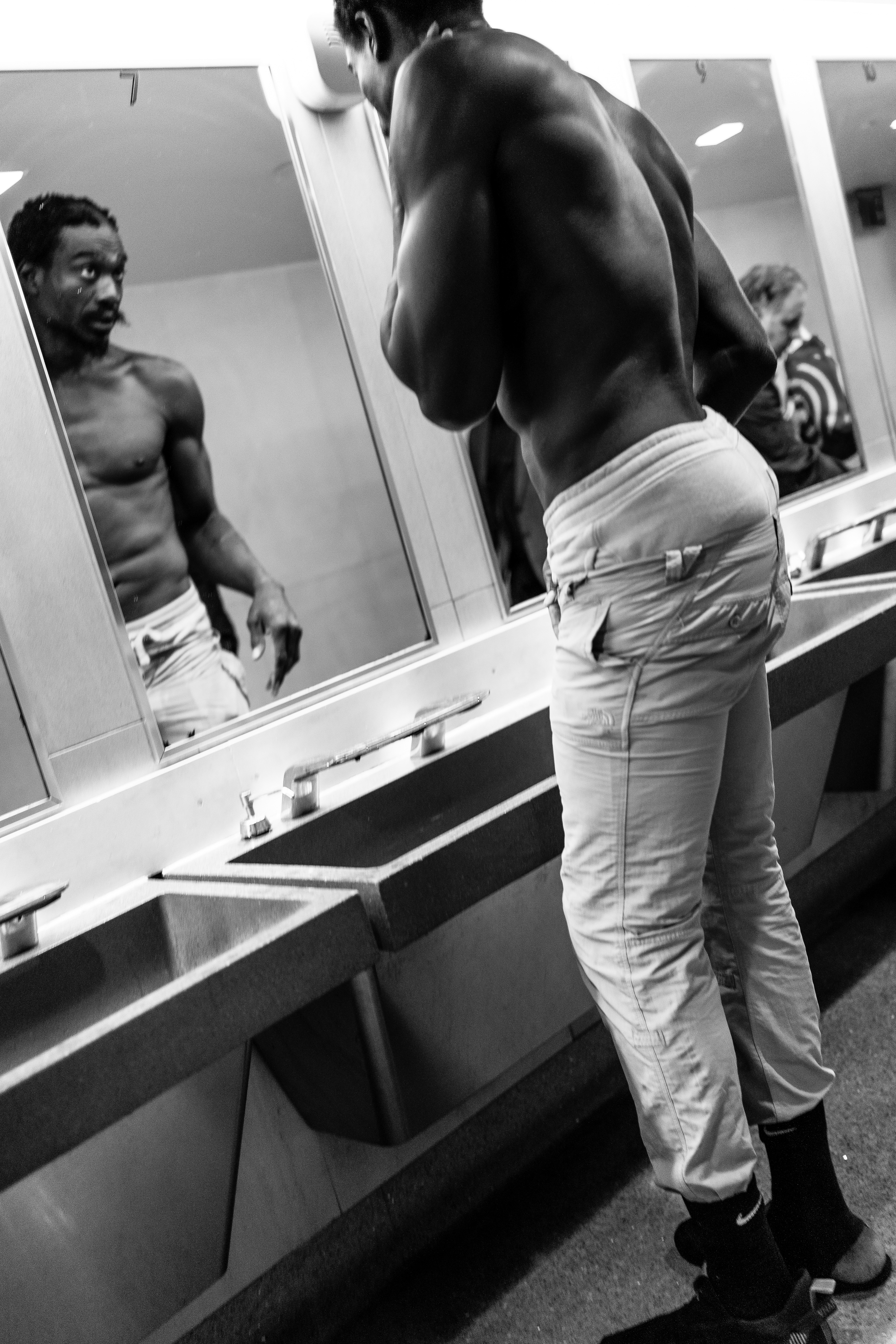 Quick Shower In Public Bathroom NYC PennStation May 2026