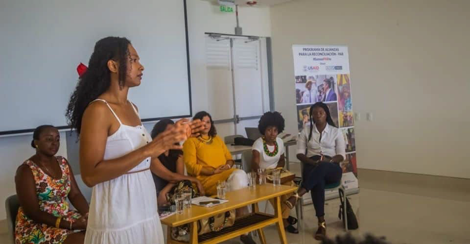 Indhira Serrano - Reconstruyendo Imaginarios