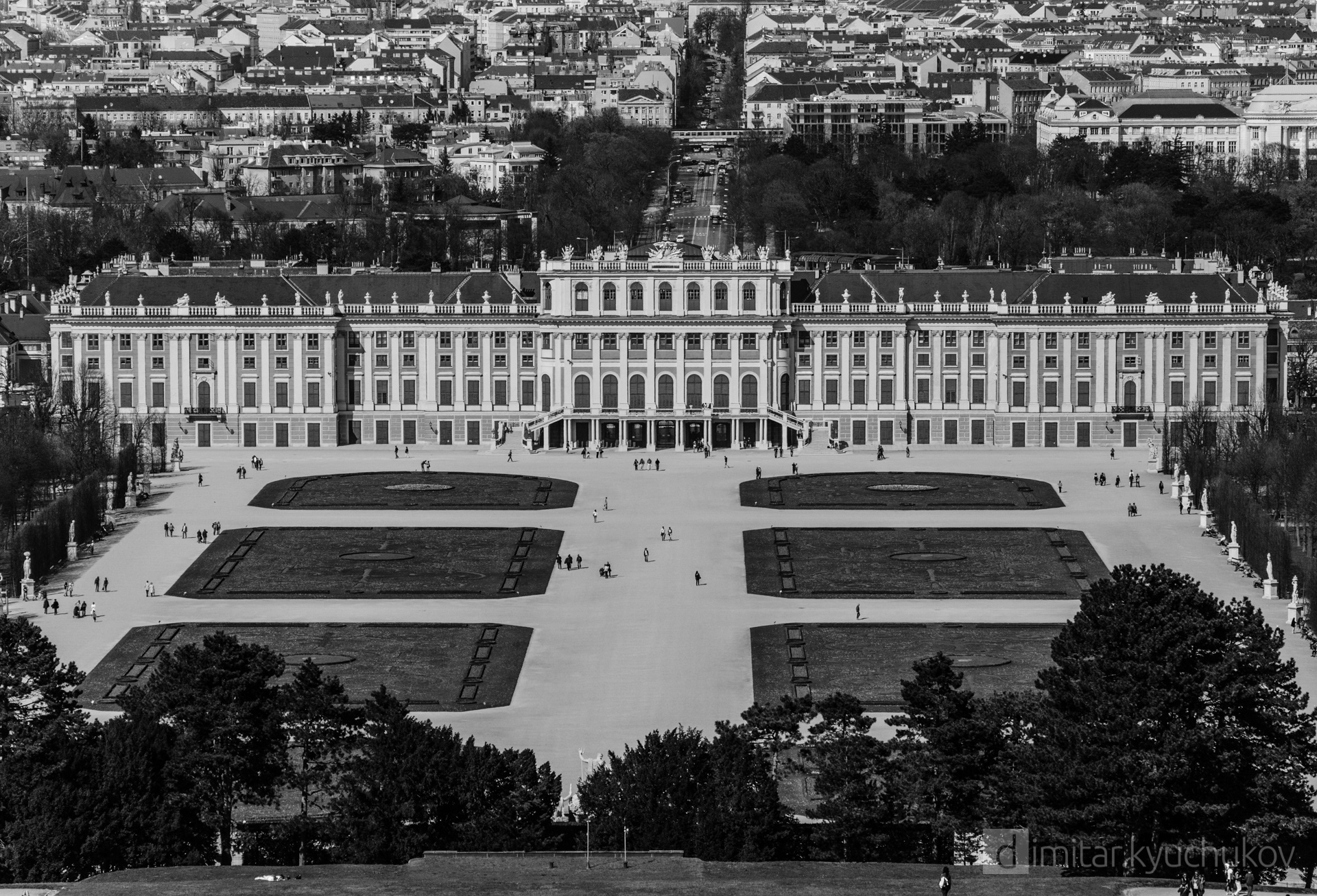 Vienna, Schönbrunn palace, black and white