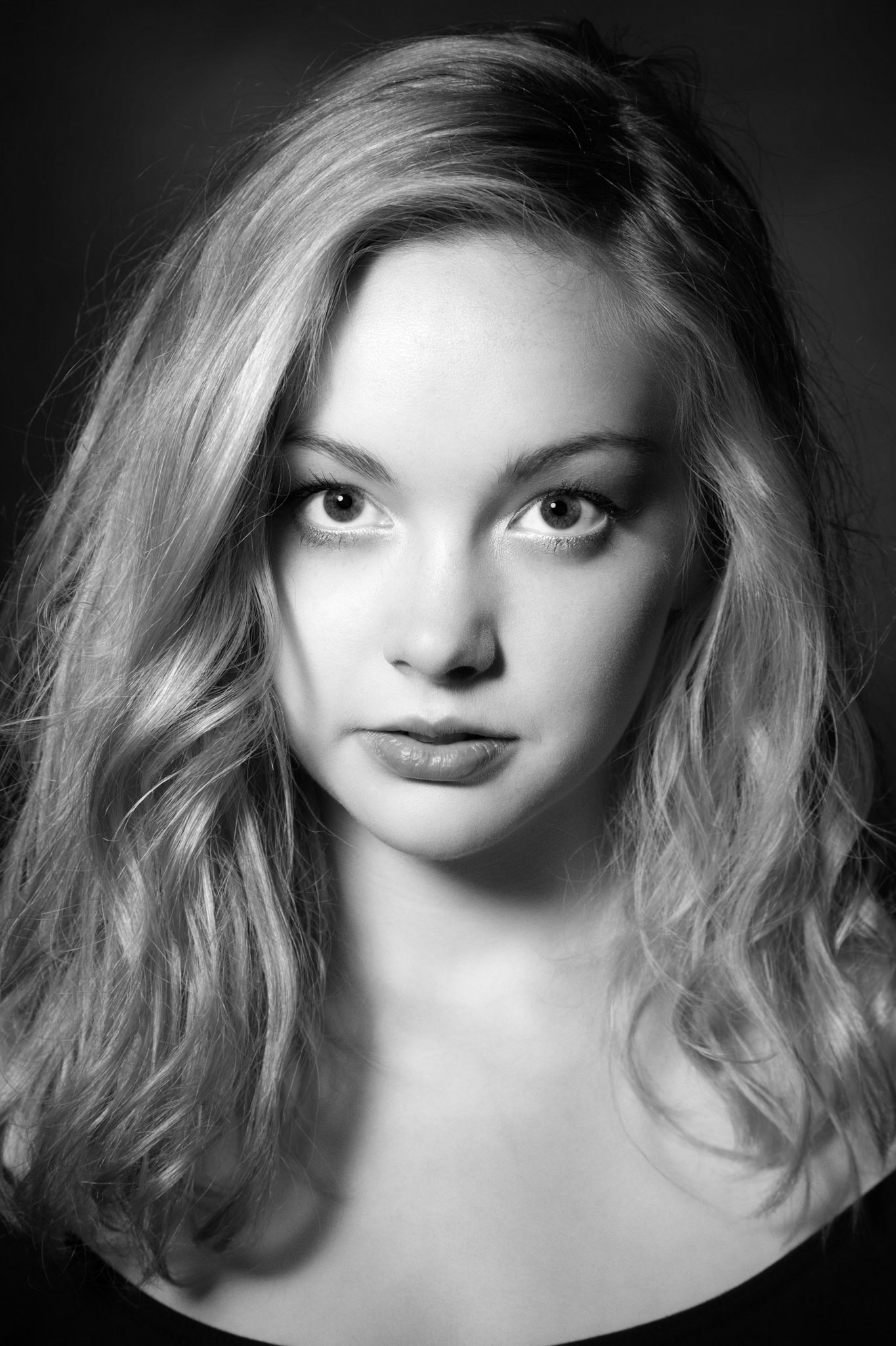 Dancer Headshot - Esmee Lobley