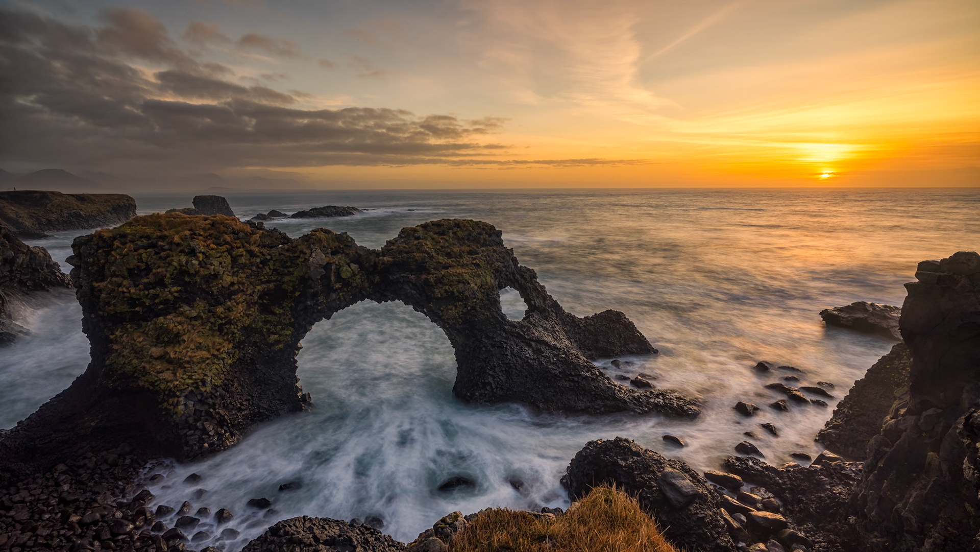 Gatklettur Sea Arch