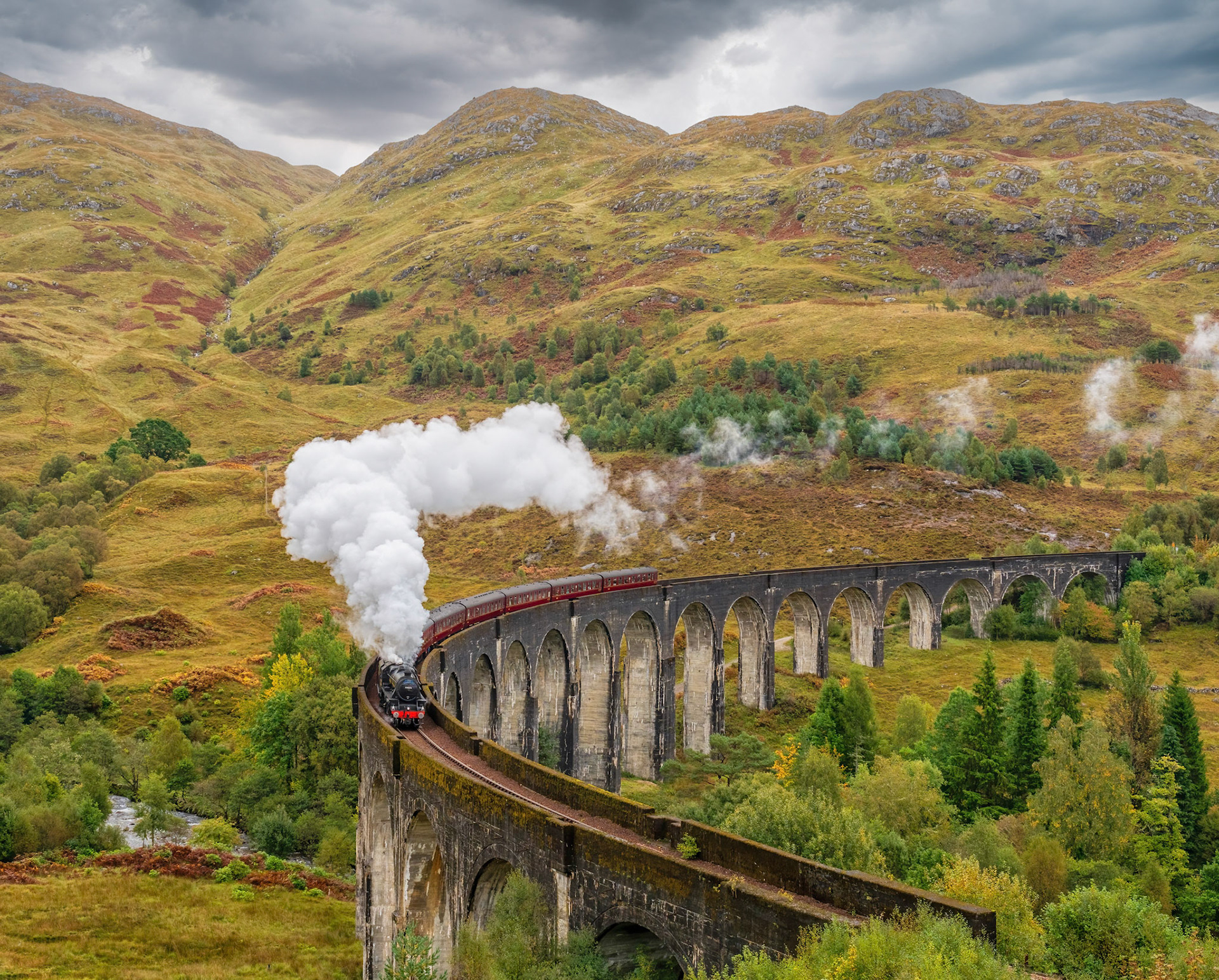 Jacobite on Glenfinnin Viaduct